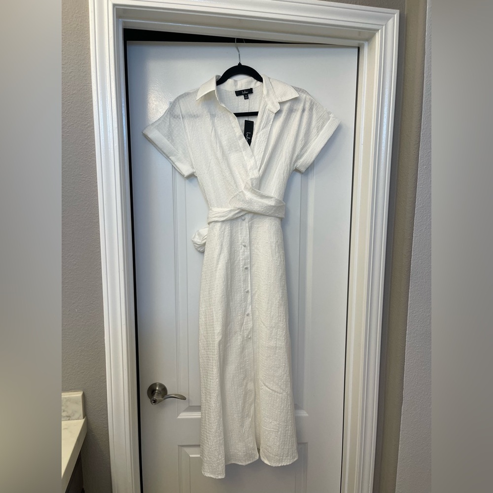 Lulu’s Palermo Perfection White Midi Dress
